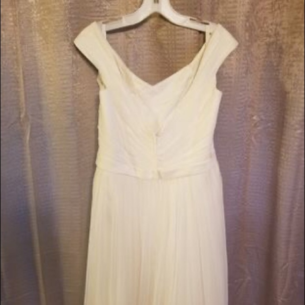 David’s Bridal A-line Tulle Wedding Gown with Beaded Sash - Picture 7 of 12